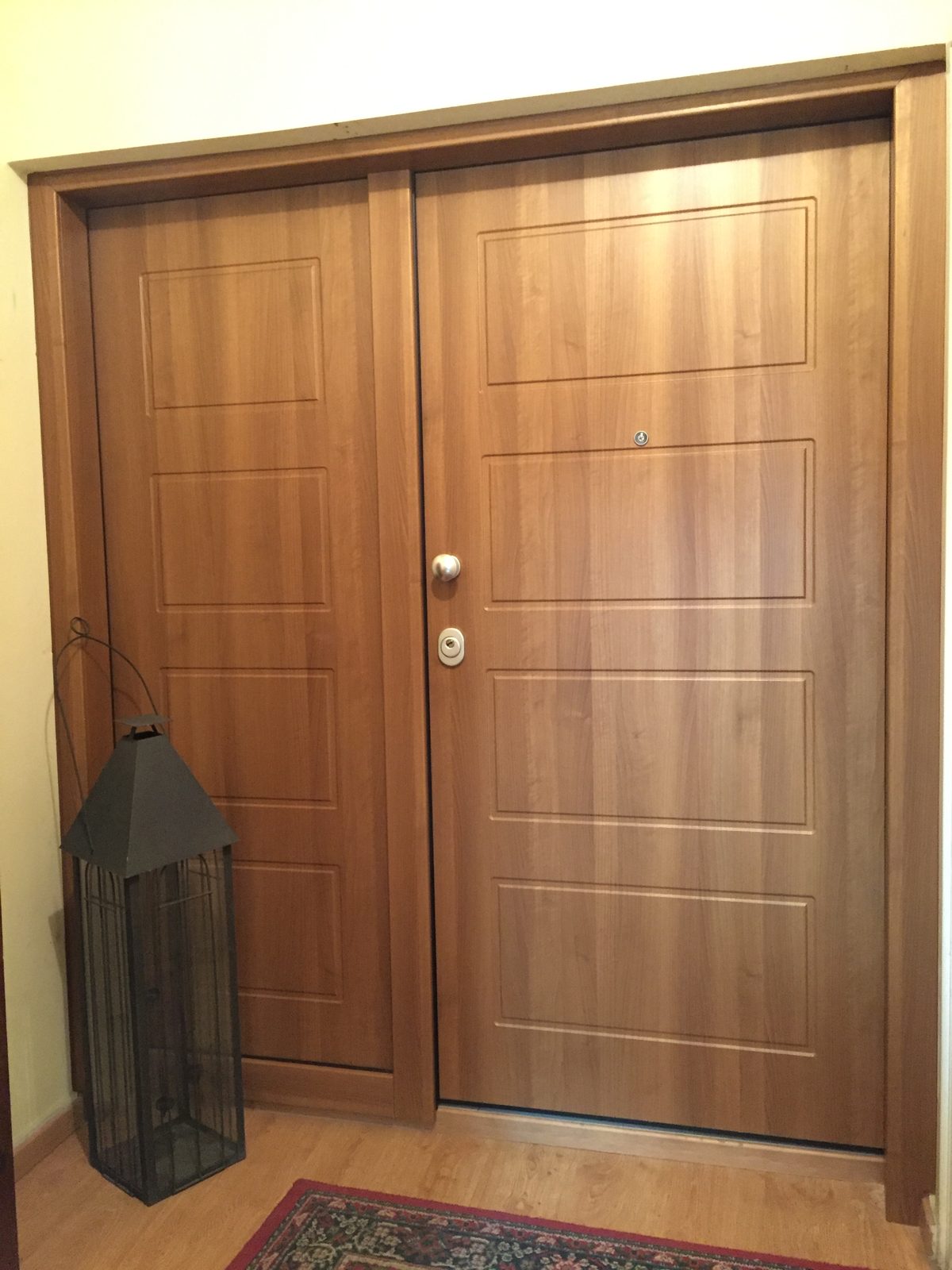 Double-leaf timber entrance
